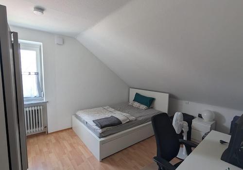 Schlafzimmer & Homeoffice