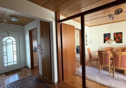 Eingang Diele / Zugang Esszimmer und Küche