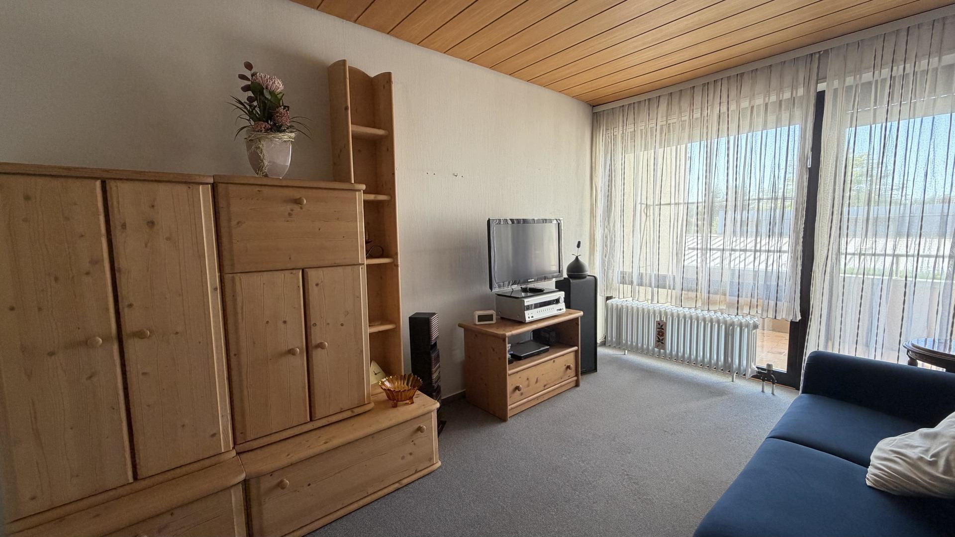 Kinderzimmer mit Zugang zum Balkon