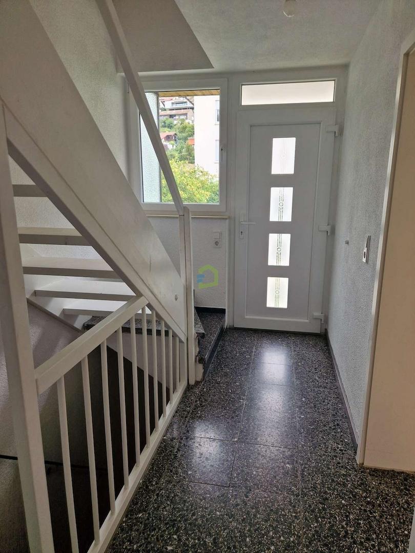 Flur mit Treppe