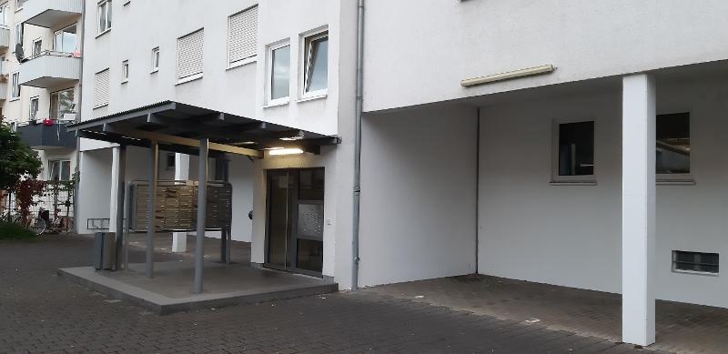 Eingang Gebäude