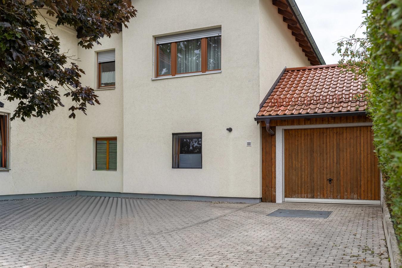 Garage und Hofraum