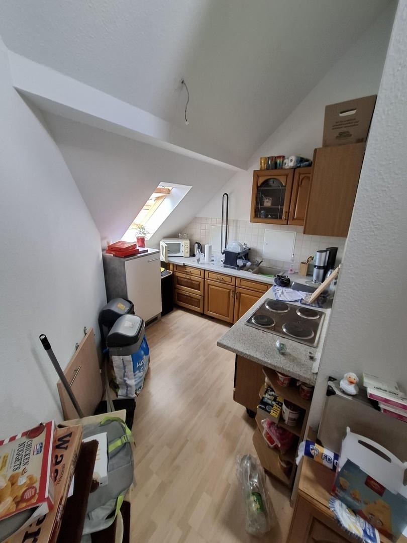 Küche mit offenem Wohnbereich