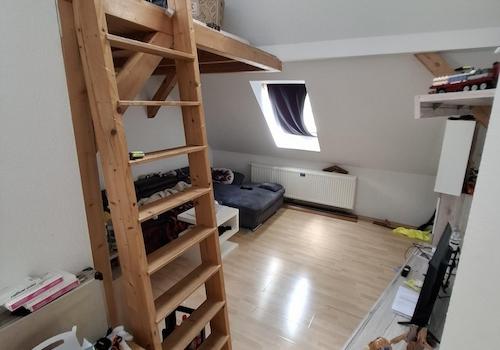 Wohnbereich mit Dachfenstern