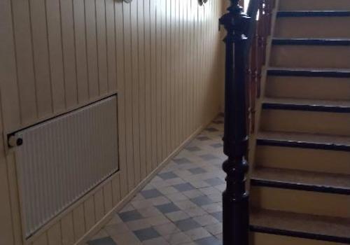 Flur mit Treppe zum Obergeschoss