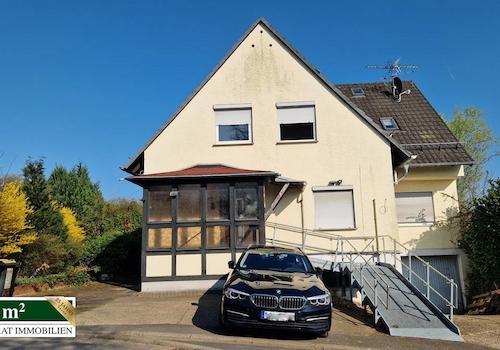 Strassenseitiger Blick