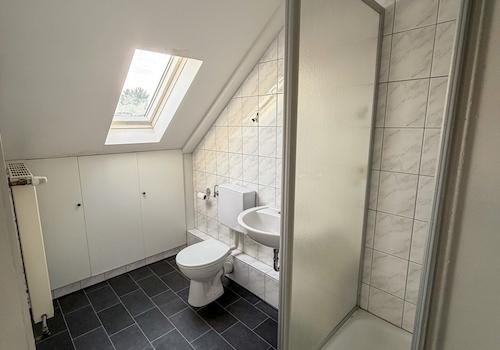 28 Badezimmer W2 DG
