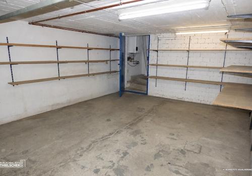 14 Garage Laden rechts KG
