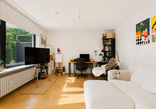 Wohnzimmer (KI-gestützt bearbeitet)