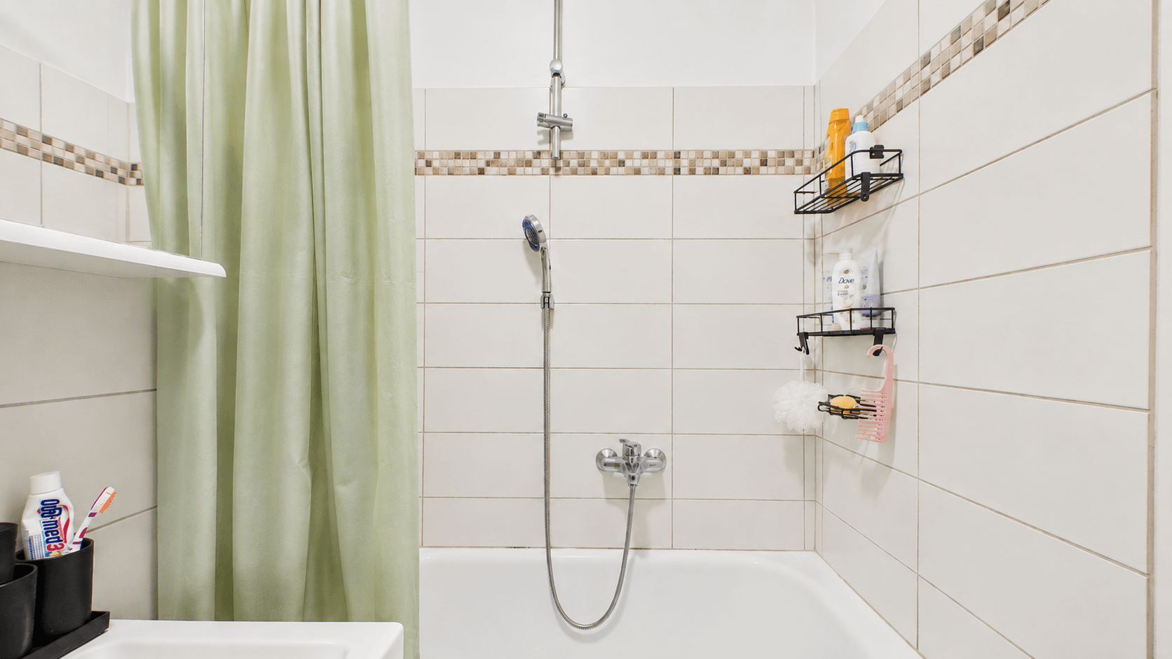Badezimmer (KI-gestützt bearbeitet)