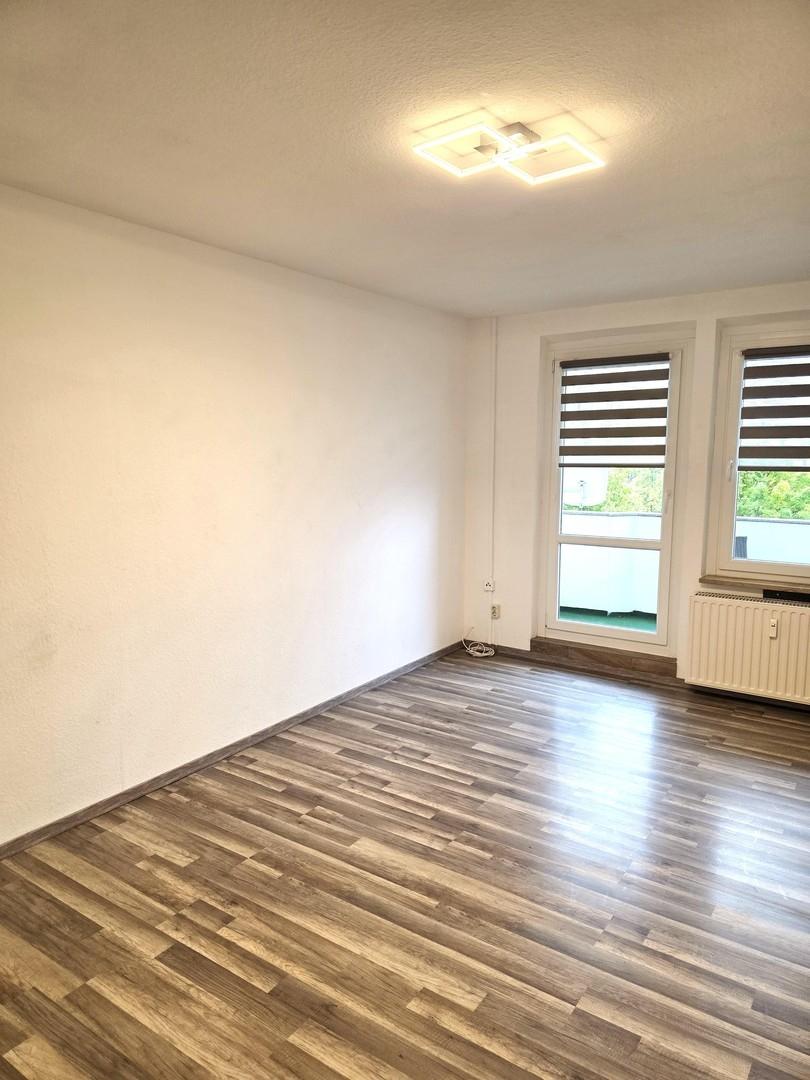 Wohnzimmer Blick Balkontür