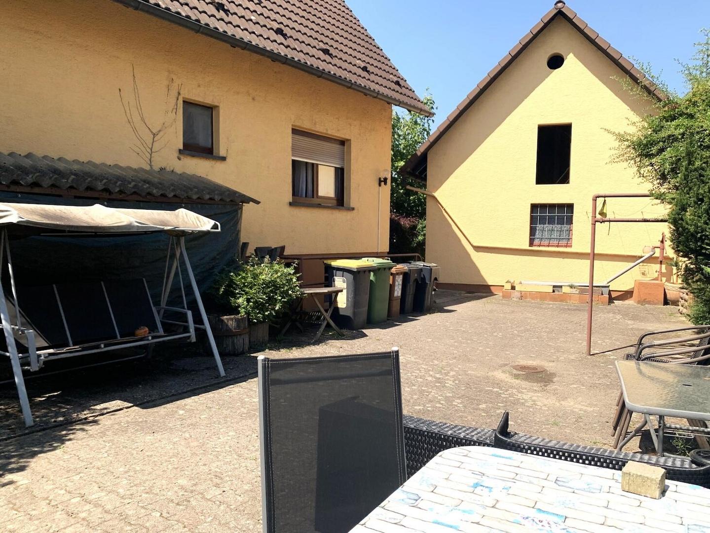 hinterm Haus