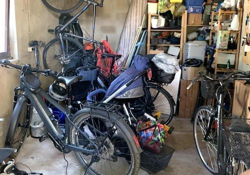 neben der Garage