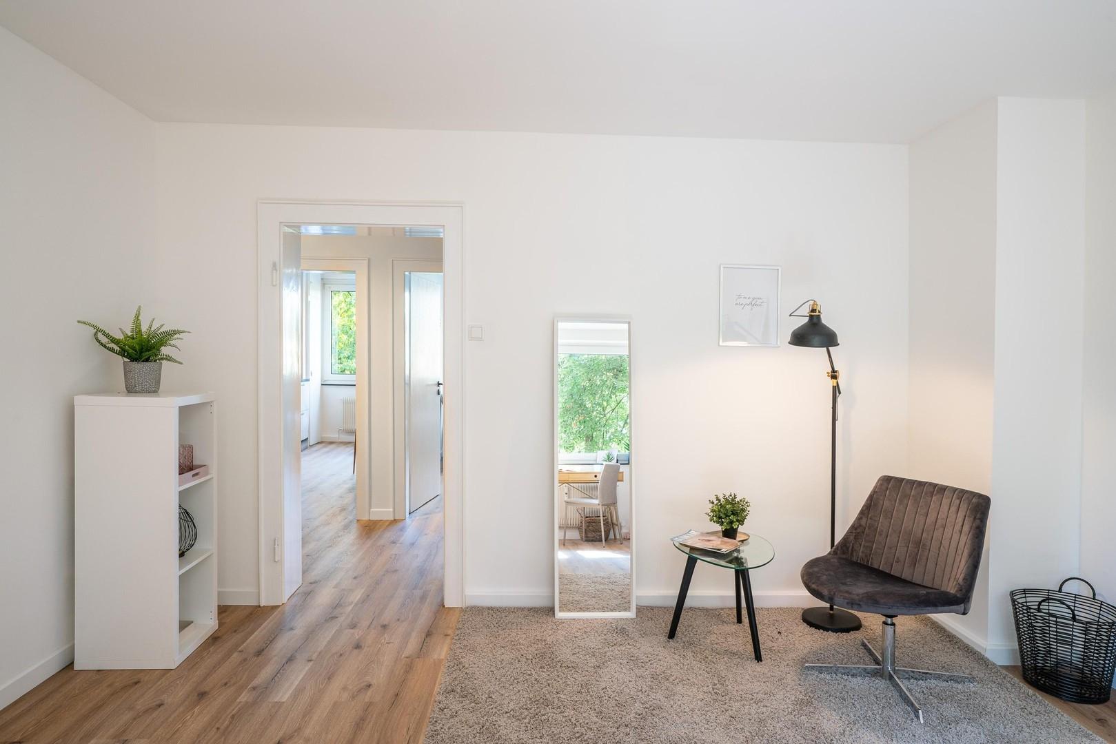 KINDERZIMMER-/ARBEITSZIMMER