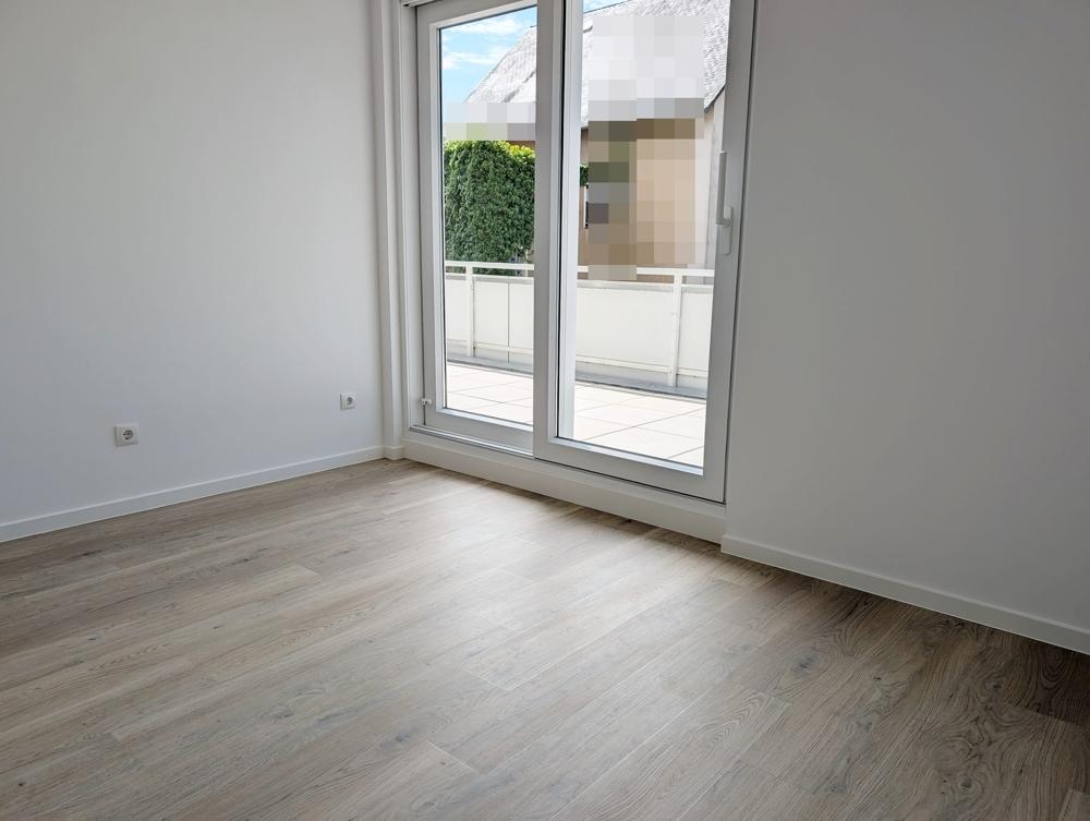 2. Kinderzimmer oder Homeoffice mit Zugang auf Balkon