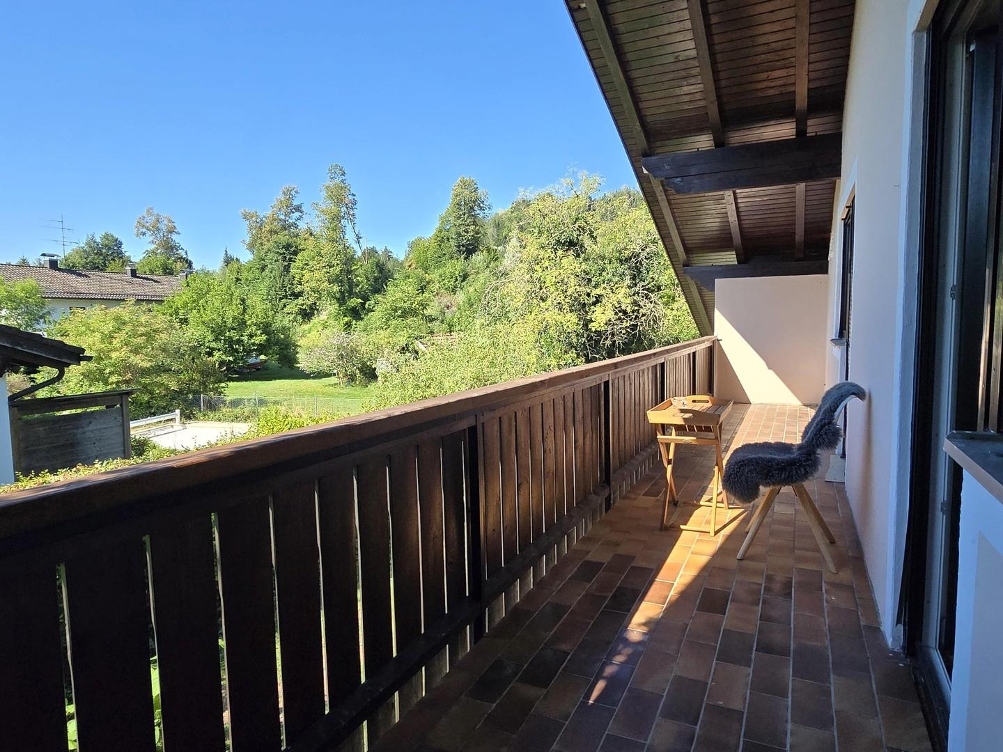 Überdachter Südbalkon