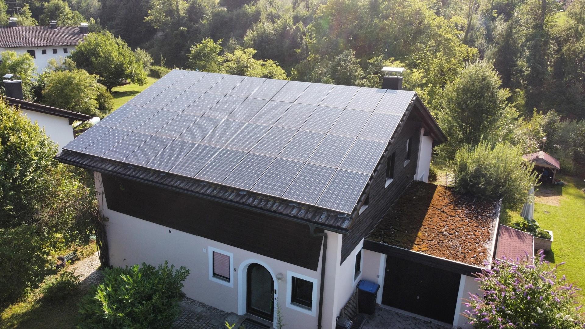 Haus, PV und Grundstück