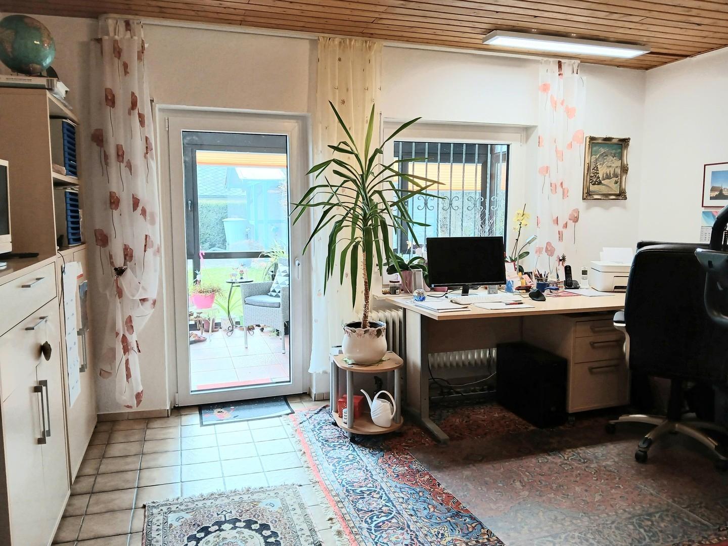UG: Büro / Gästezimmer1
