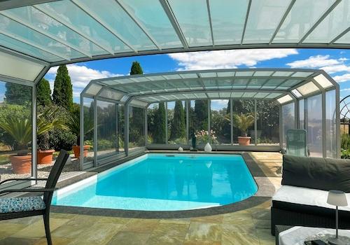 Pool mit verschiebbarer Überd.