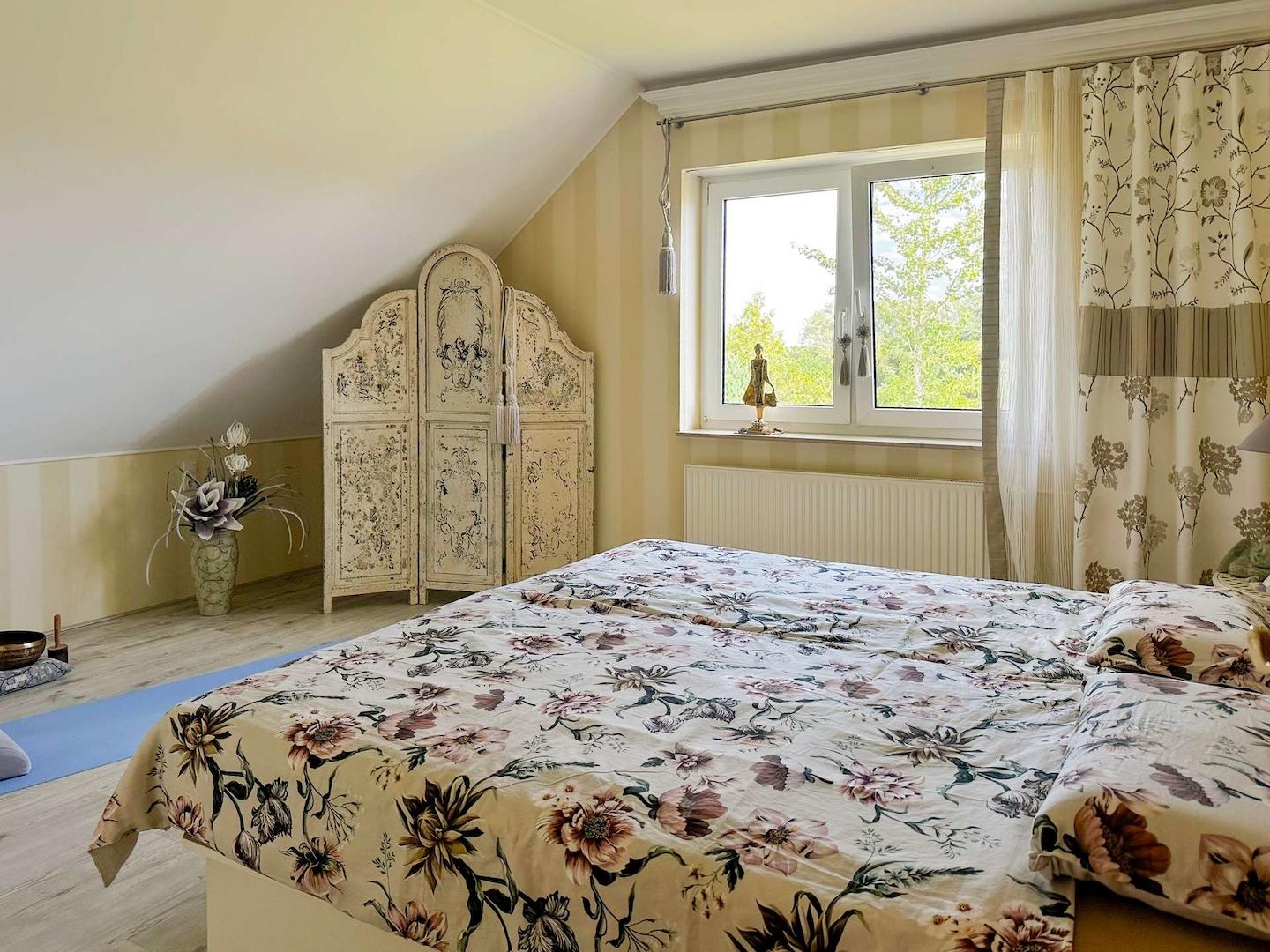 Großes Master-Schlafzimmer