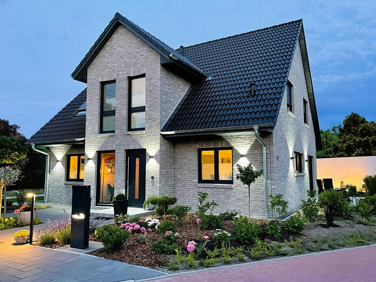 Bsp. Haus mit Kapitänsgiebel