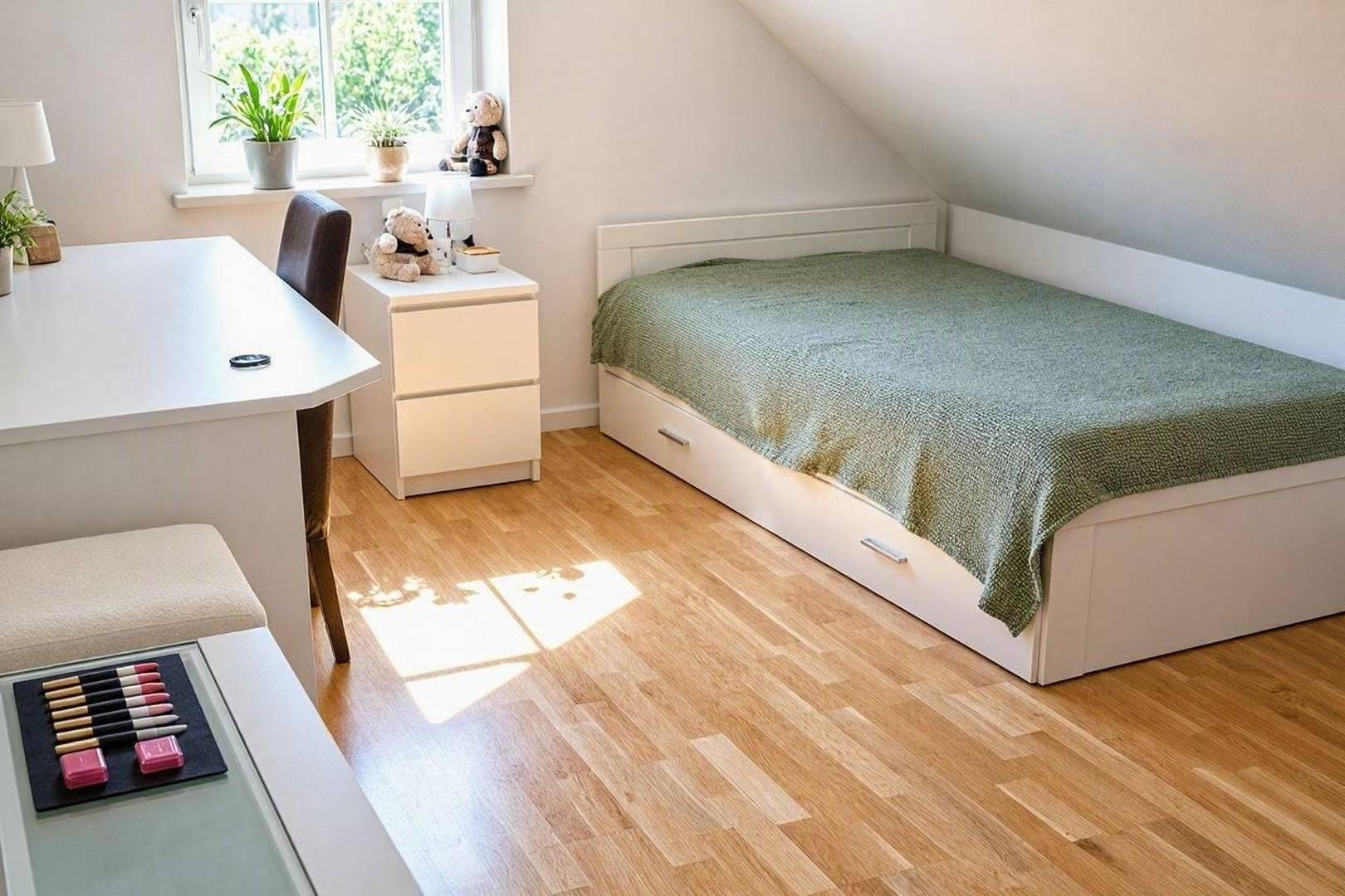 Schlafzimmer 1 