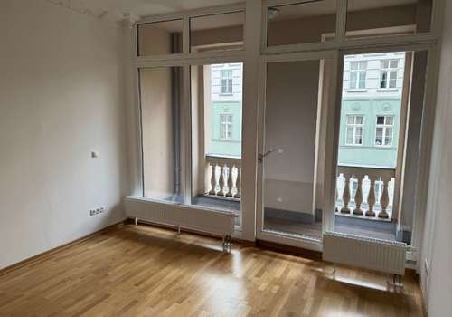 Zimmer 2 mit Balkon