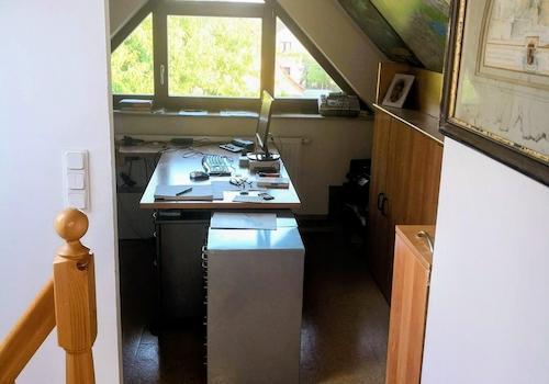Büro im Spitzboden mit WC