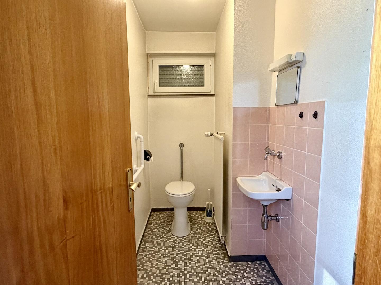 UG WC