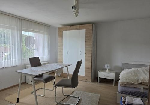 Zimmer West im Kellergeschoss