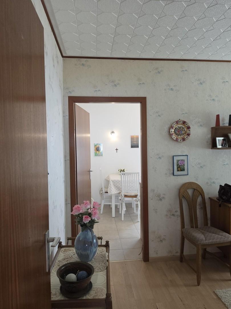 Esszimmer, Blick in die Küche