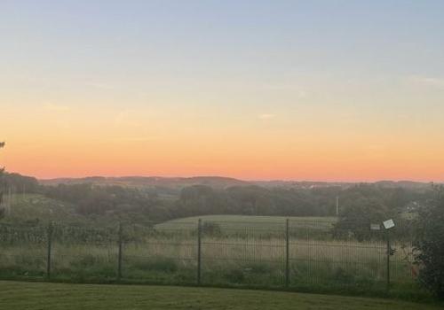 Fernblick vom Grundstück abends