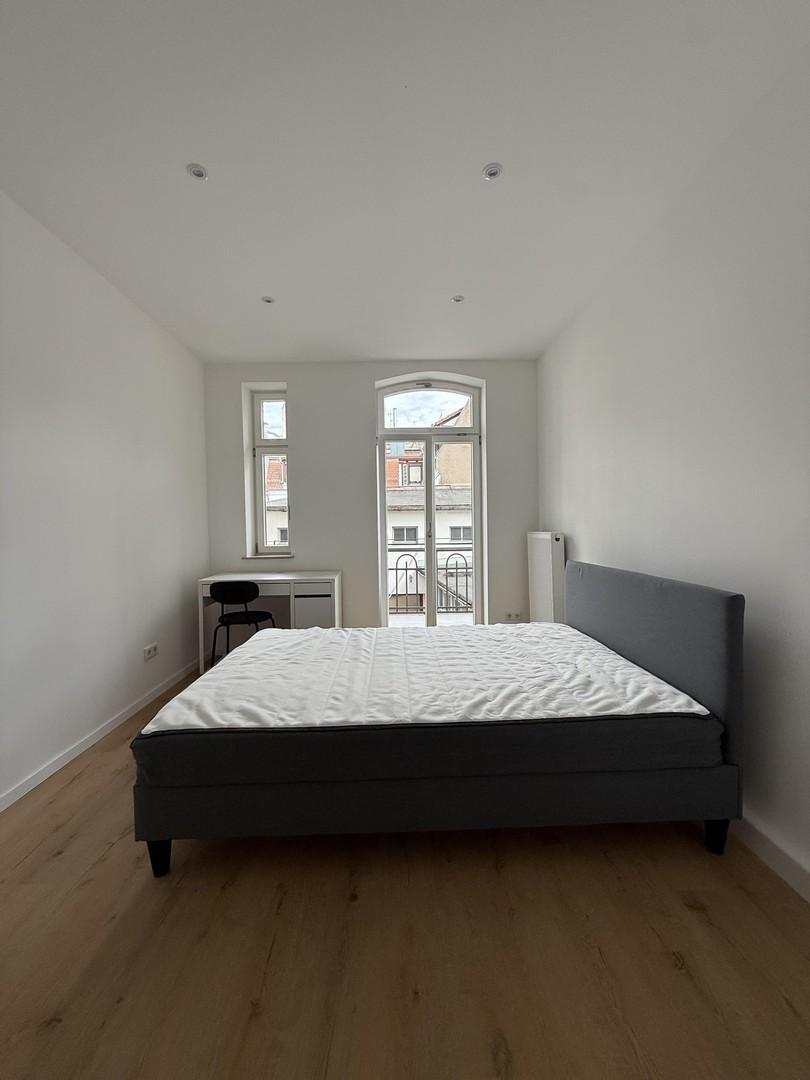 Zimmer mit Balkon