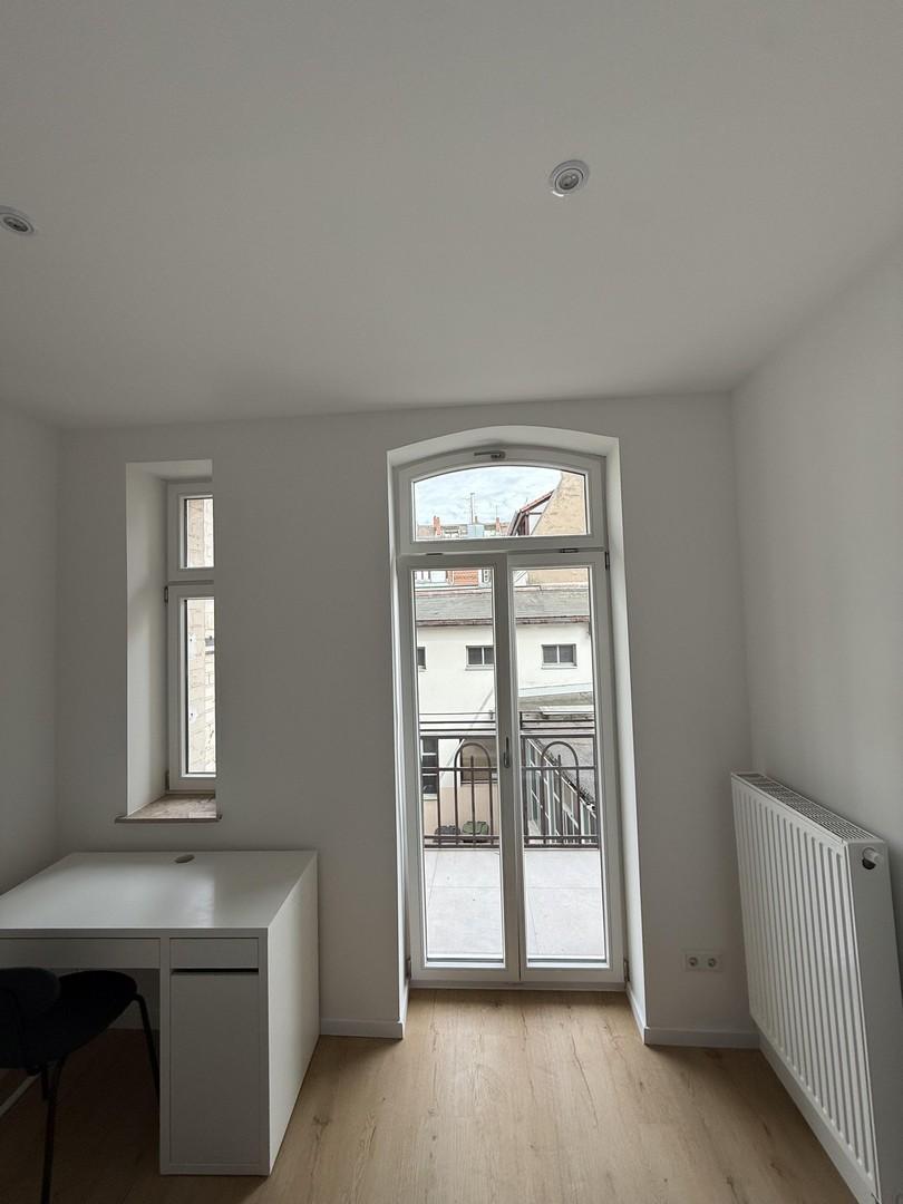 Zimmer mit Balkon