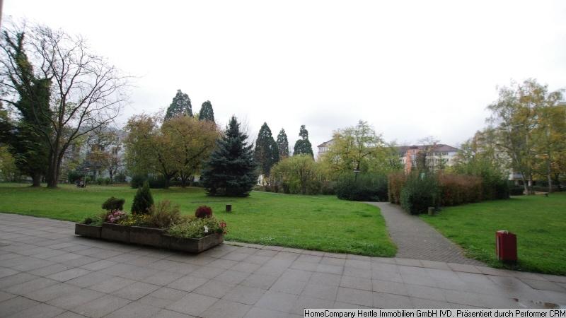 Innenhof und Grünfläche