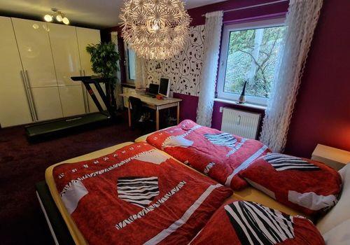 Untergeschoß-Schlafzimmer