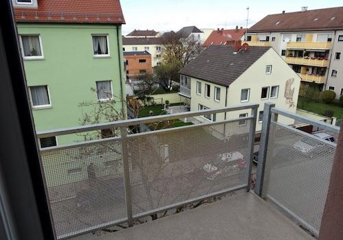 W5 Balkon zur Straße 1