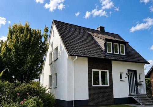 Straßenansicht des Hauses