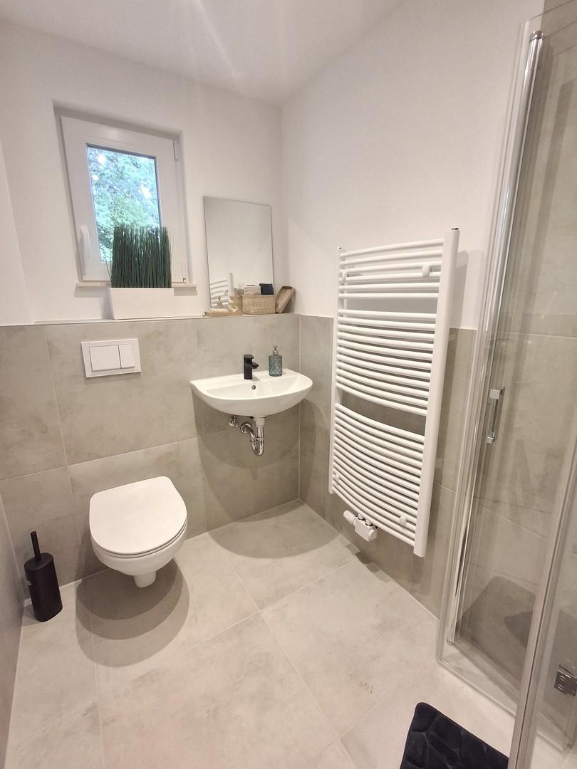 Original Gäste-WC + Dusche EG