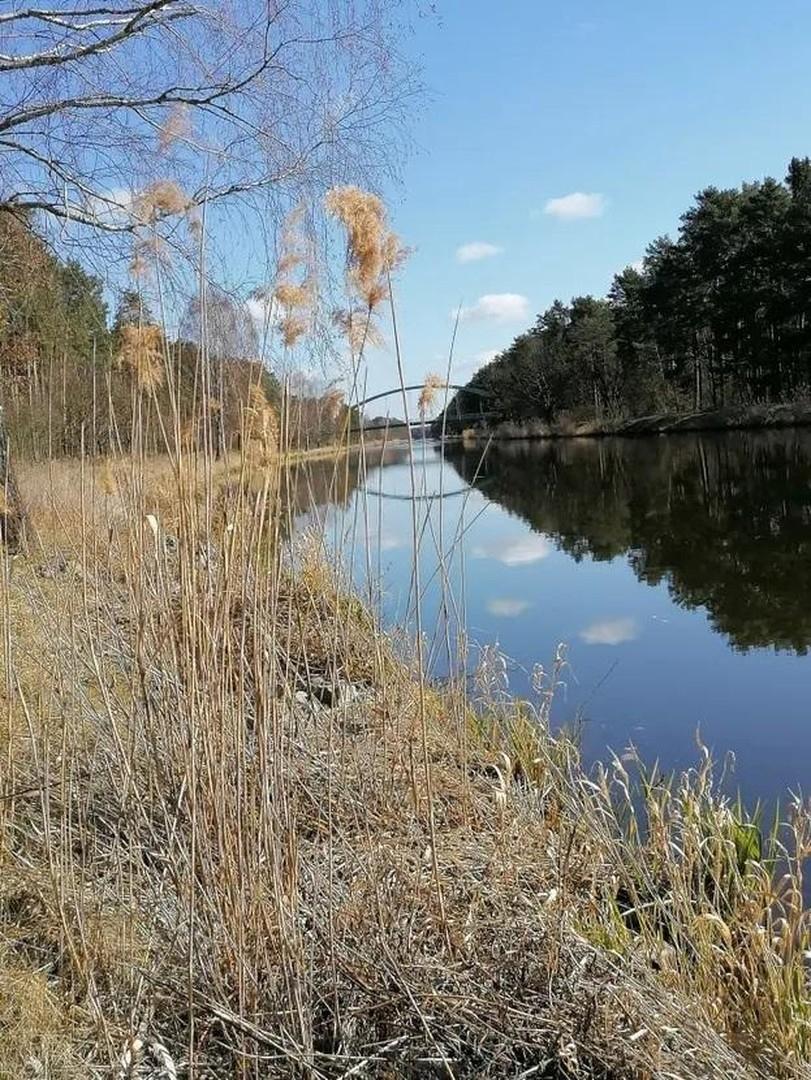 Brücke über den Kanal