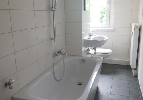 Bad mit Wanne