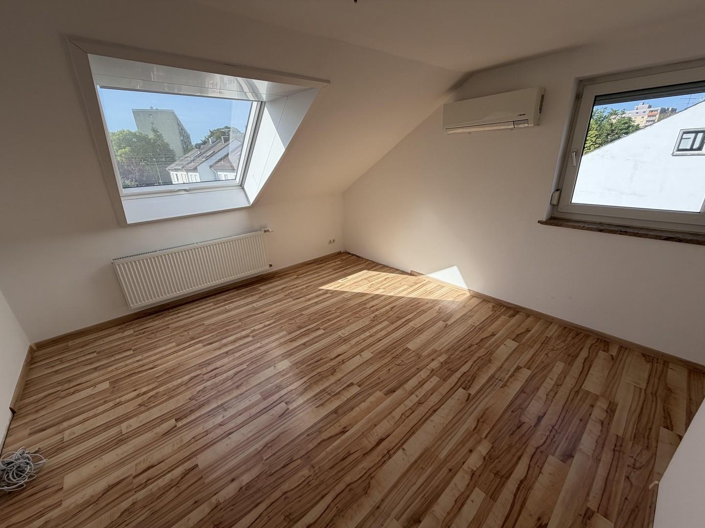 Wohnzimmer DG