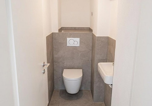 separates WC