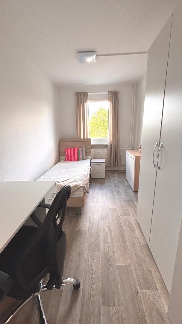 WG-Zimmer 1. links 2
