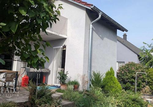 Außen hinten Terrasse