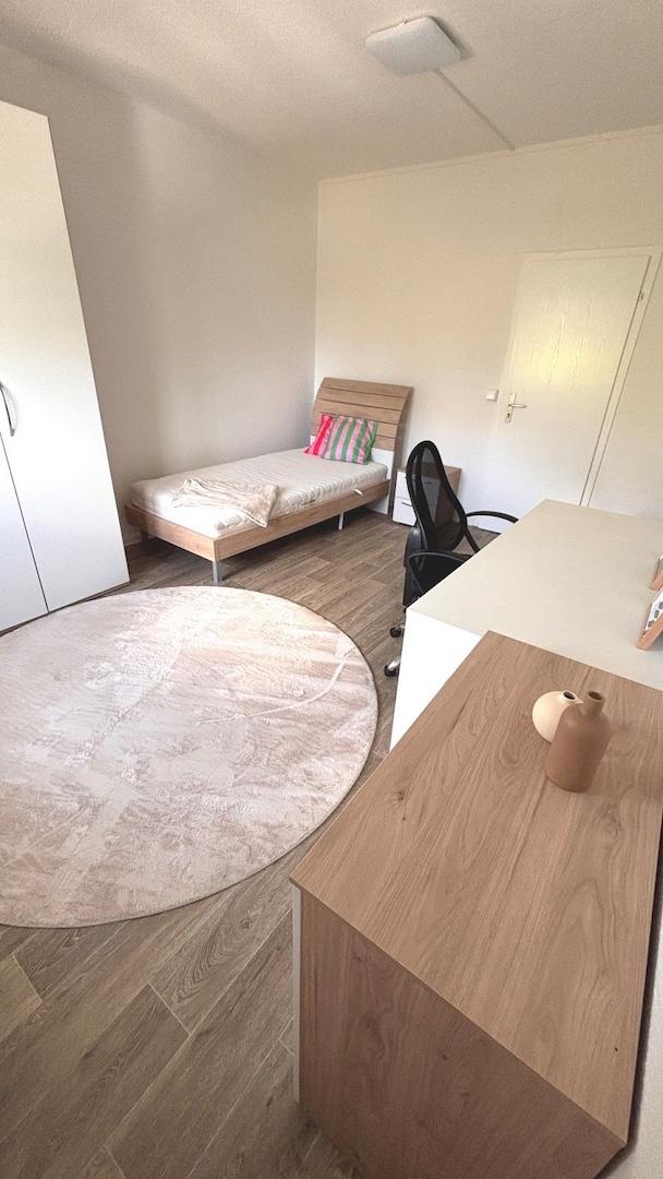 WG-Zimmer 2. Links 4