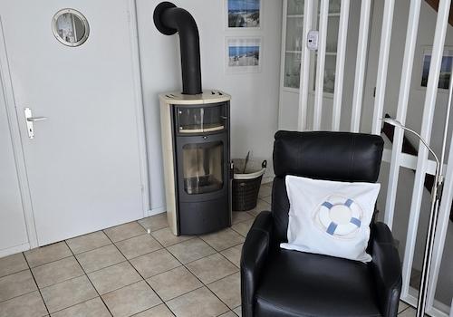 Ledersessel am Kamin