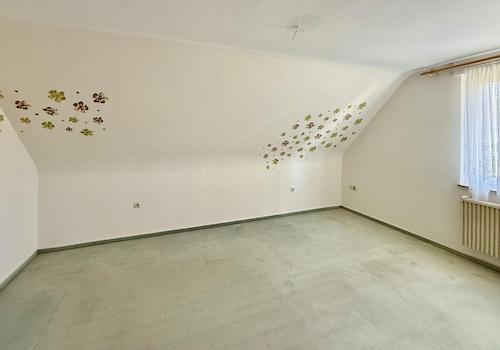 Schlafzimmer 1 DG