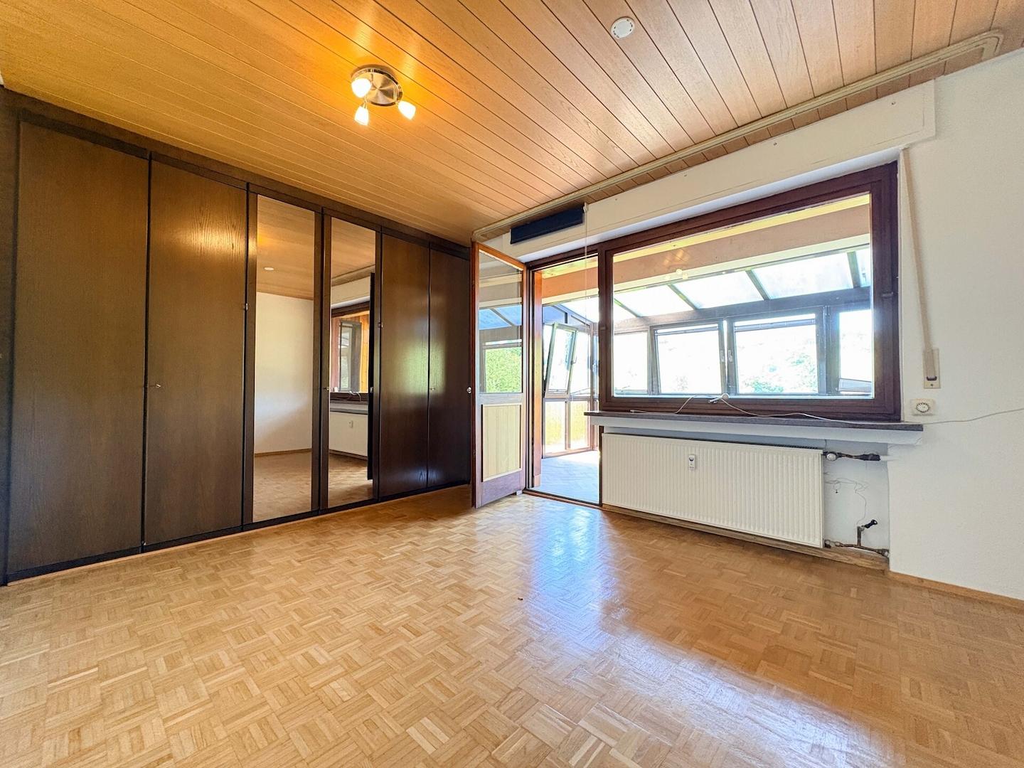 Elternschlafzimmer mit Wintergarten