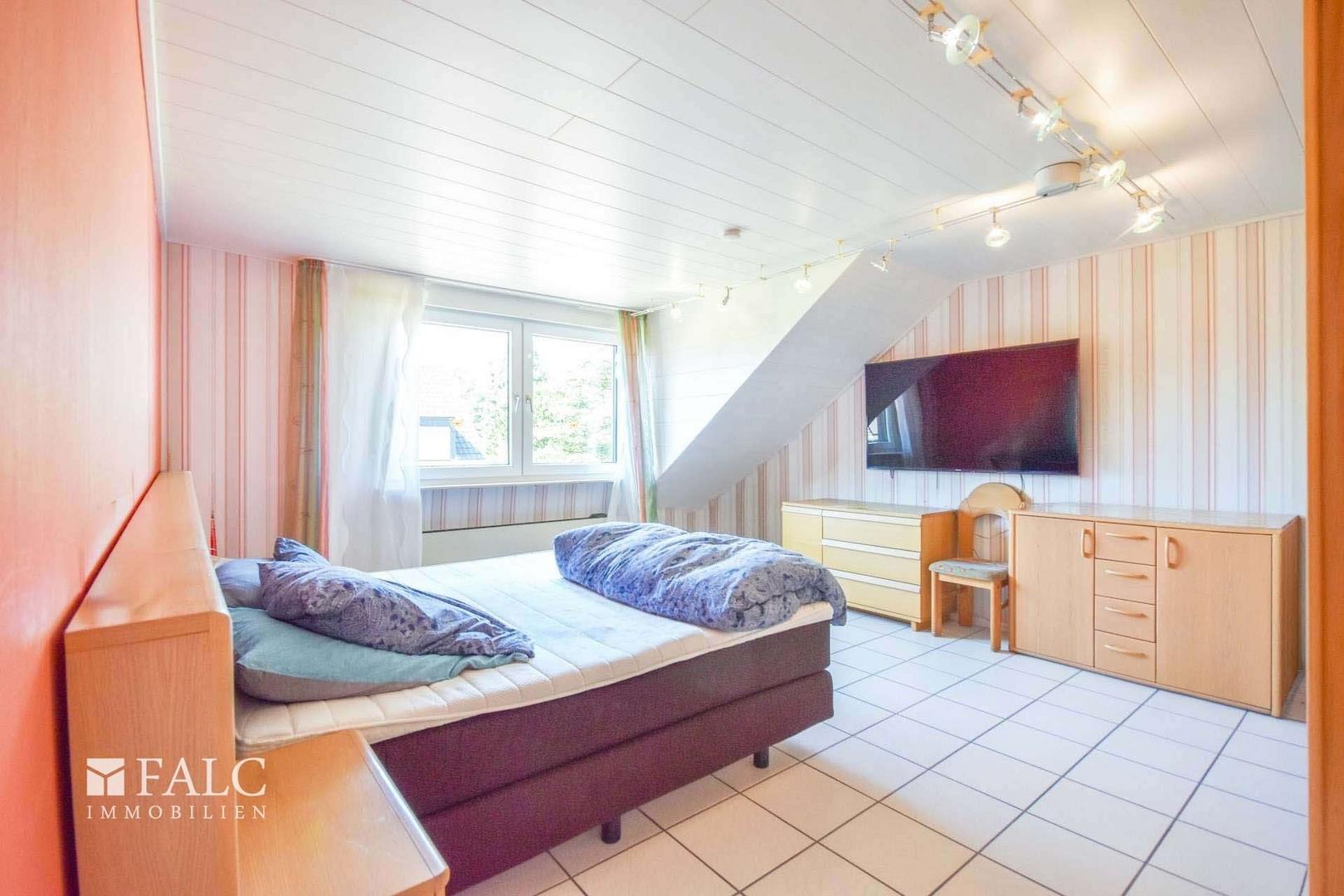 Schlafzimmer 1